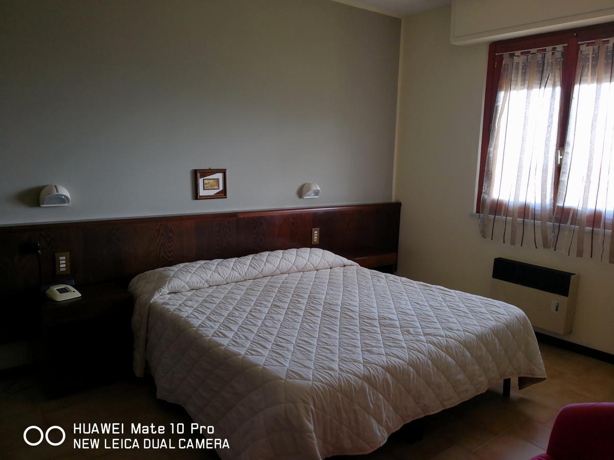 Hotel Firenze Chianciano Terme Buitenkant foto