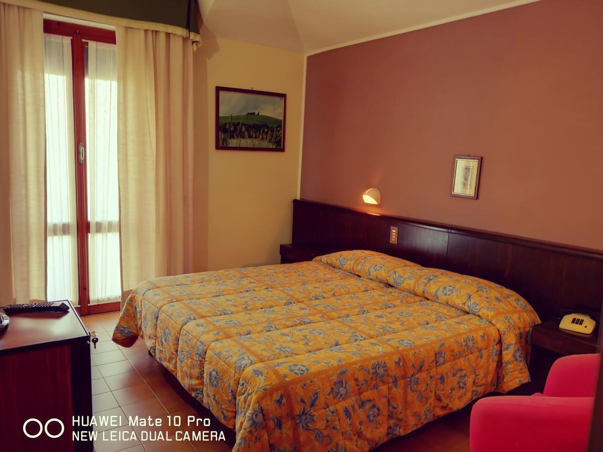 Hotel Firenze Chianciano Terme Buitenkant foto