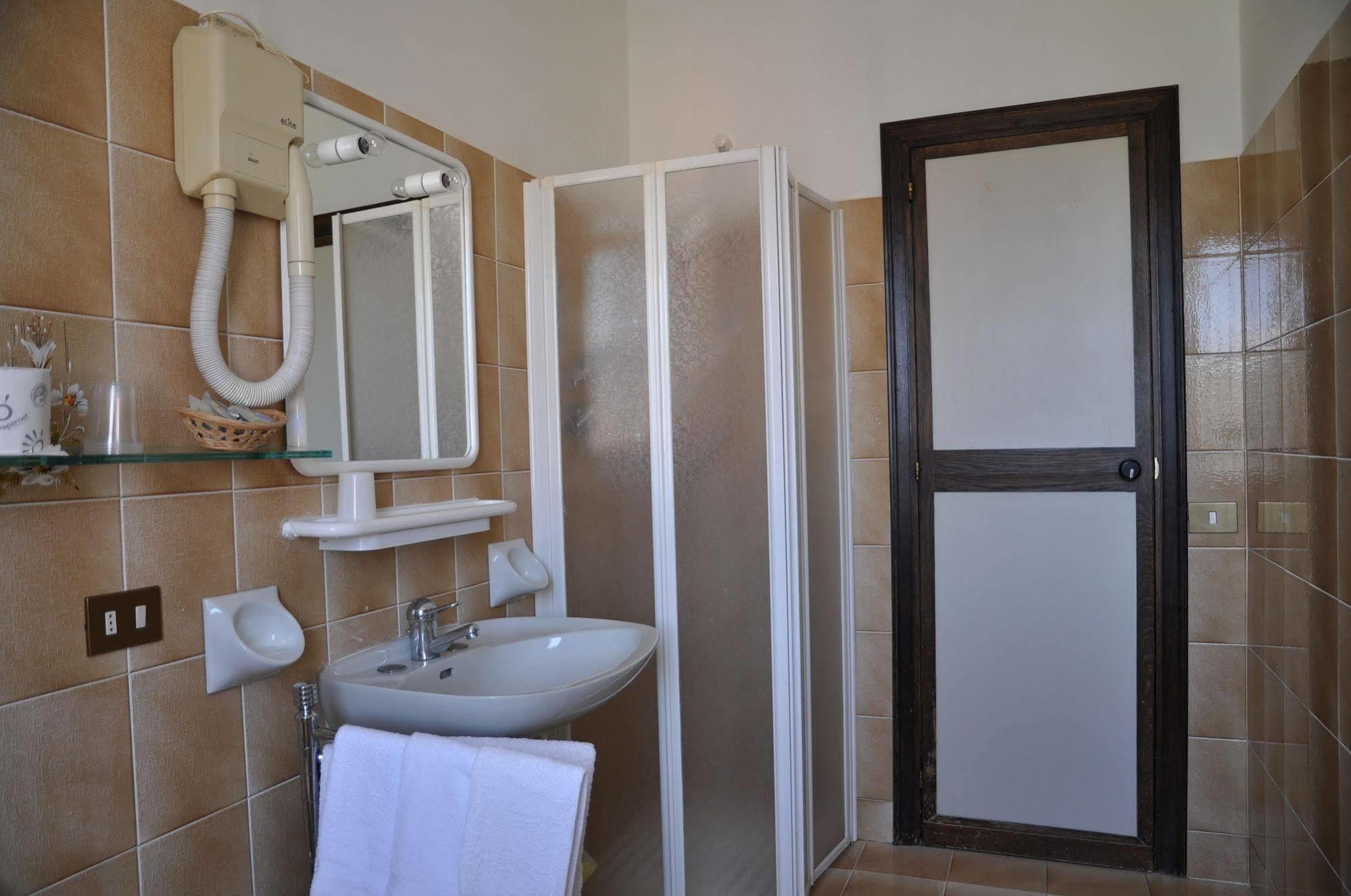 Hotel Firenze Chianciano Terme Buitenkant foto